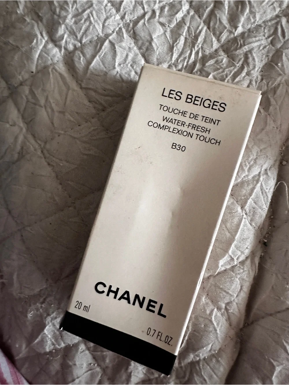CHANEL Les Beiges Water-Fresh Complexion Touch B30 — Cream Tone